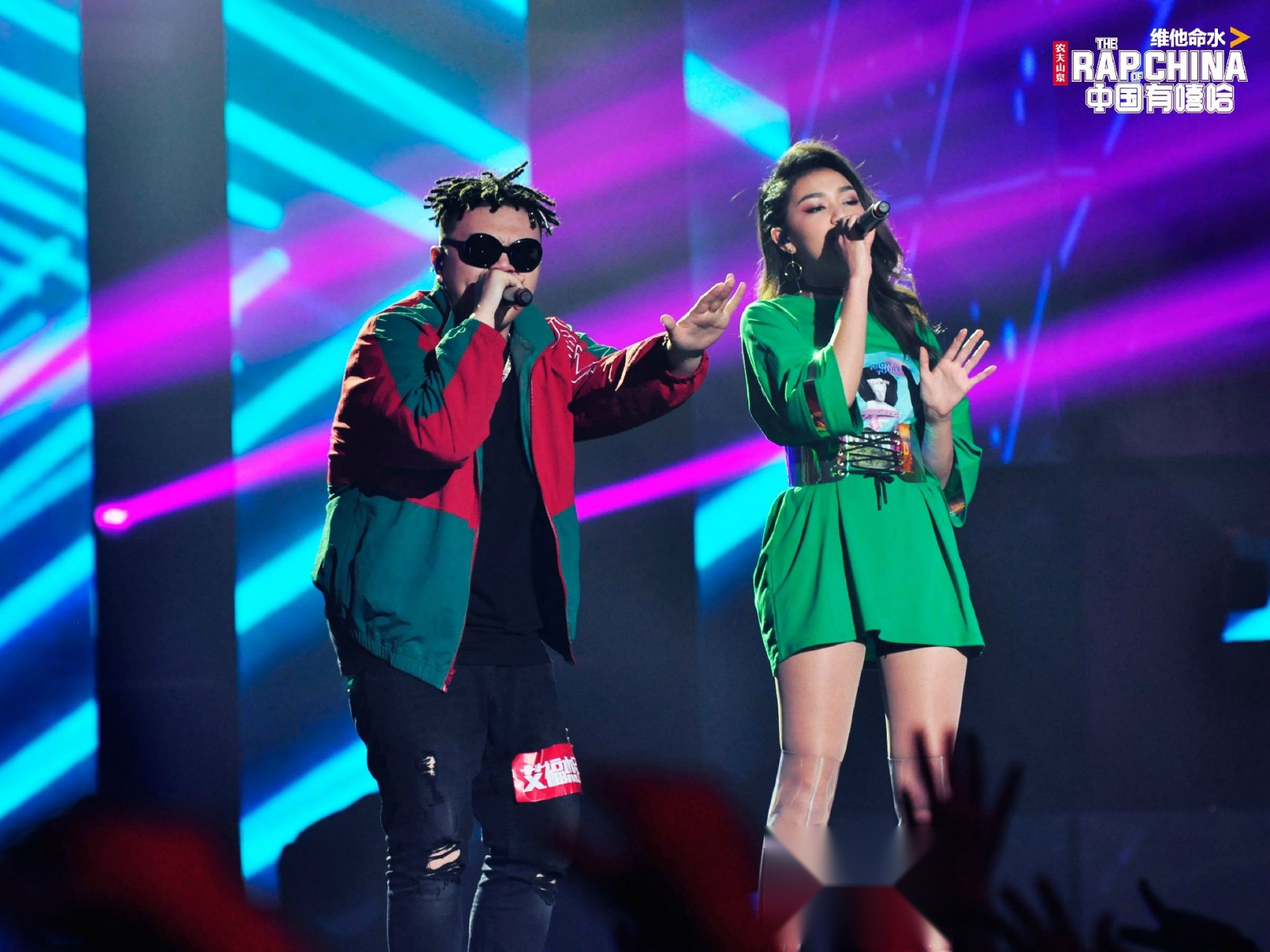 当"花园宝宝"艾福杰尼遇上"混血美女"雨馨,有多少人听到这首歌想回家