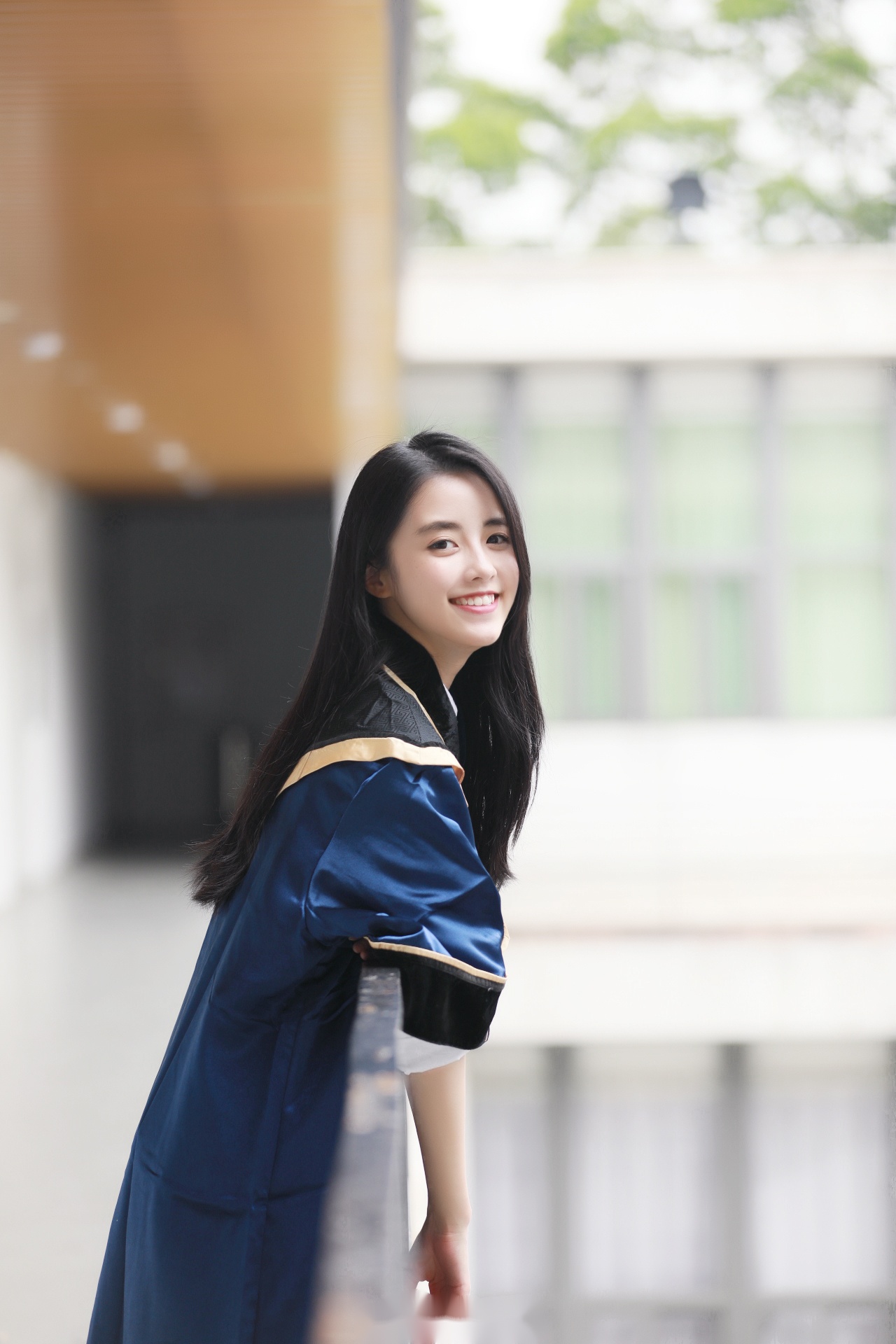 唐人风向标章乐韵larina 【青春纪念册,唐人小花章乐韵曝毕业季写真】