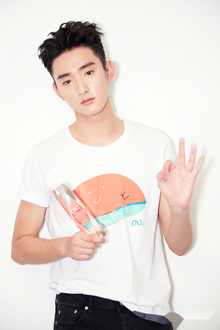 于小彤官方上传精品图片