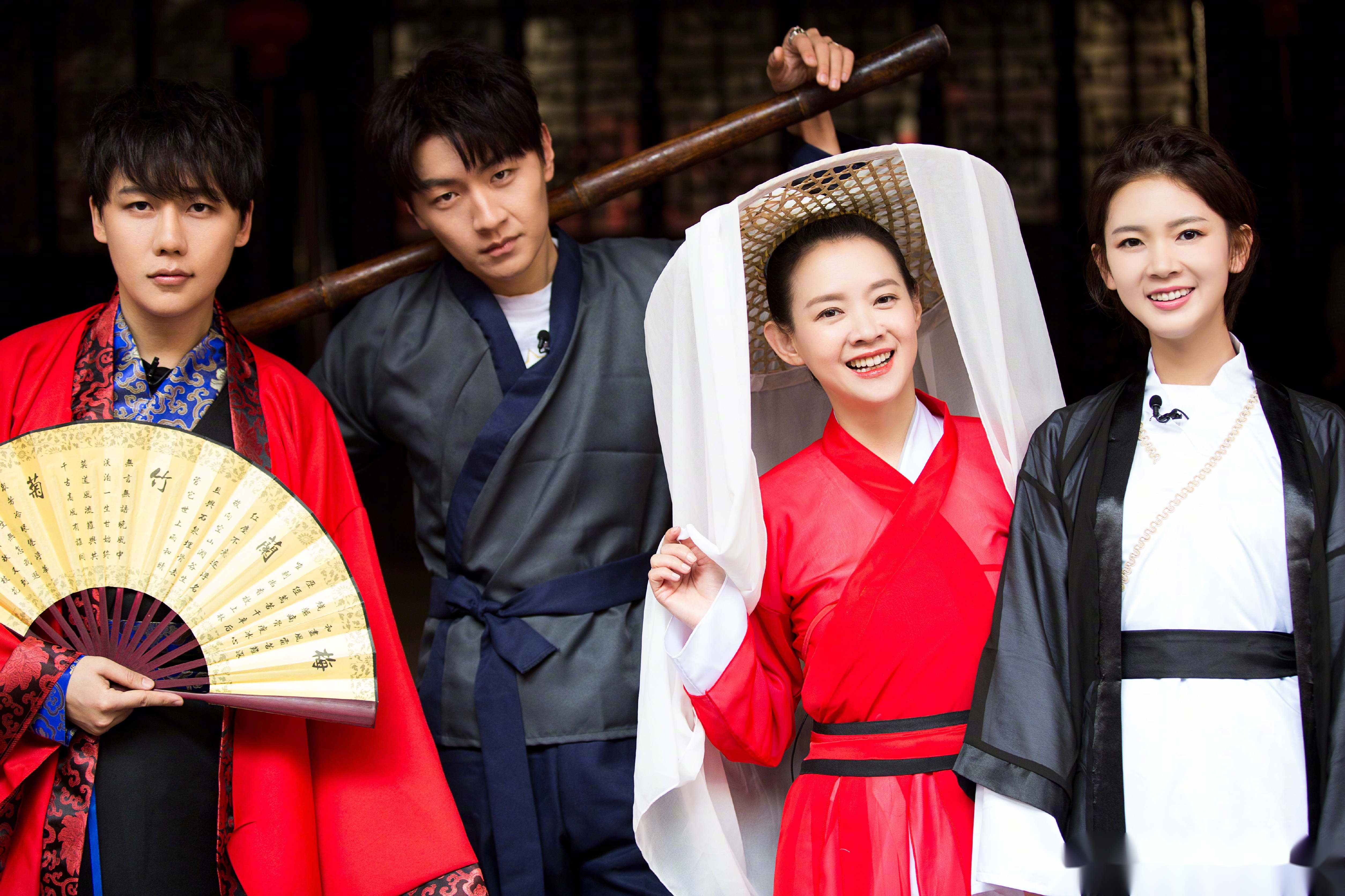 节目虽然暂时结束了,但四个人的故事不会停下来,我这列"逛吃逛吃"的小