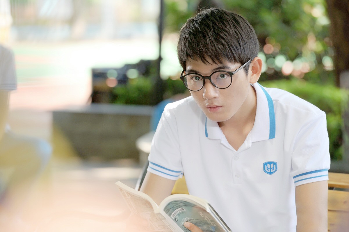 大家好,我是手机百度明星百家号的新朋友李砚.