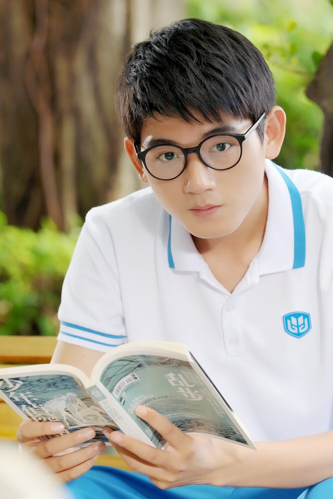 大家好,我是手机百度明星百家号的新朋友李砚.