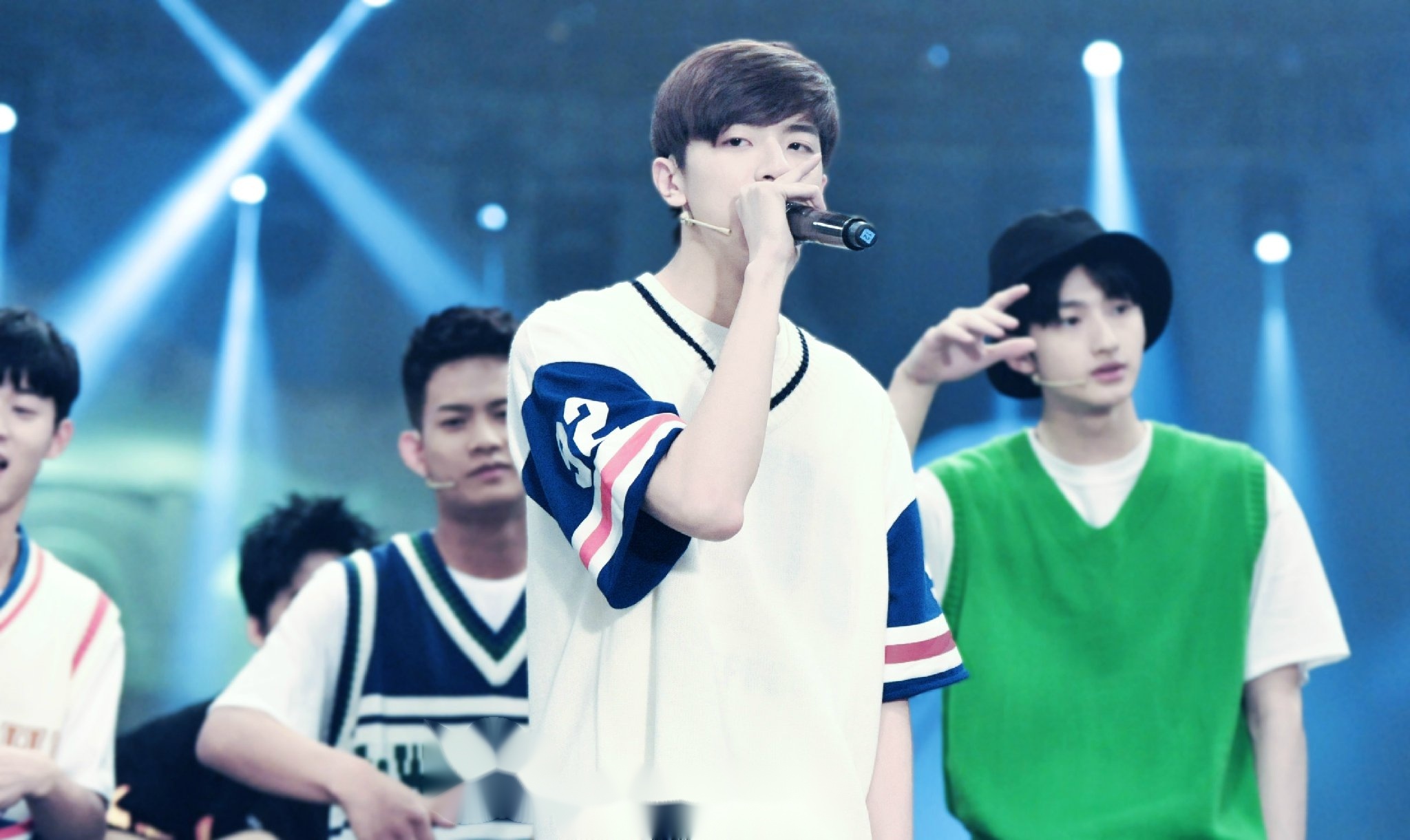 第四期《美少年学社》已更新,超级导师大张伟"画风清奇"的教学方式