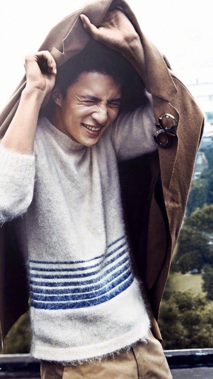 很多年前,你带着庇护降生;后来的某天,你自然而然地出现在我们生命中.