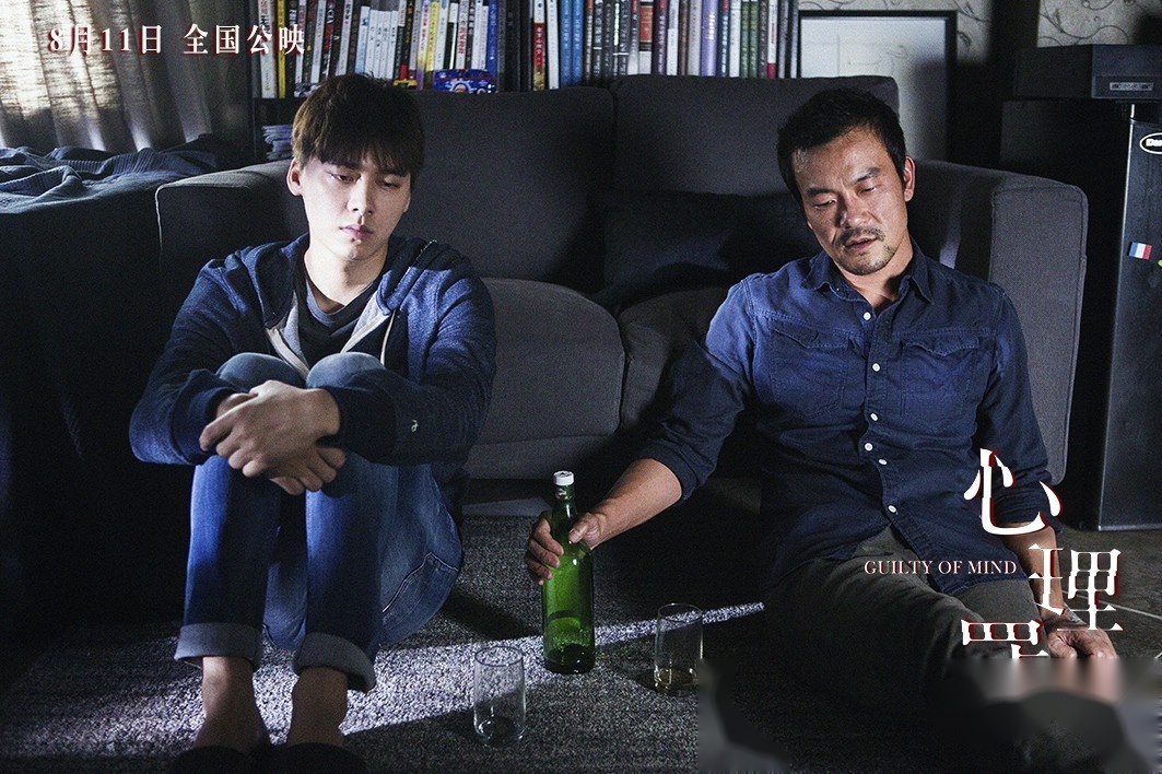 天才实习生方木与警队资深"老司机"邰伟从剑拔弩张,互相鄙视,到互诉