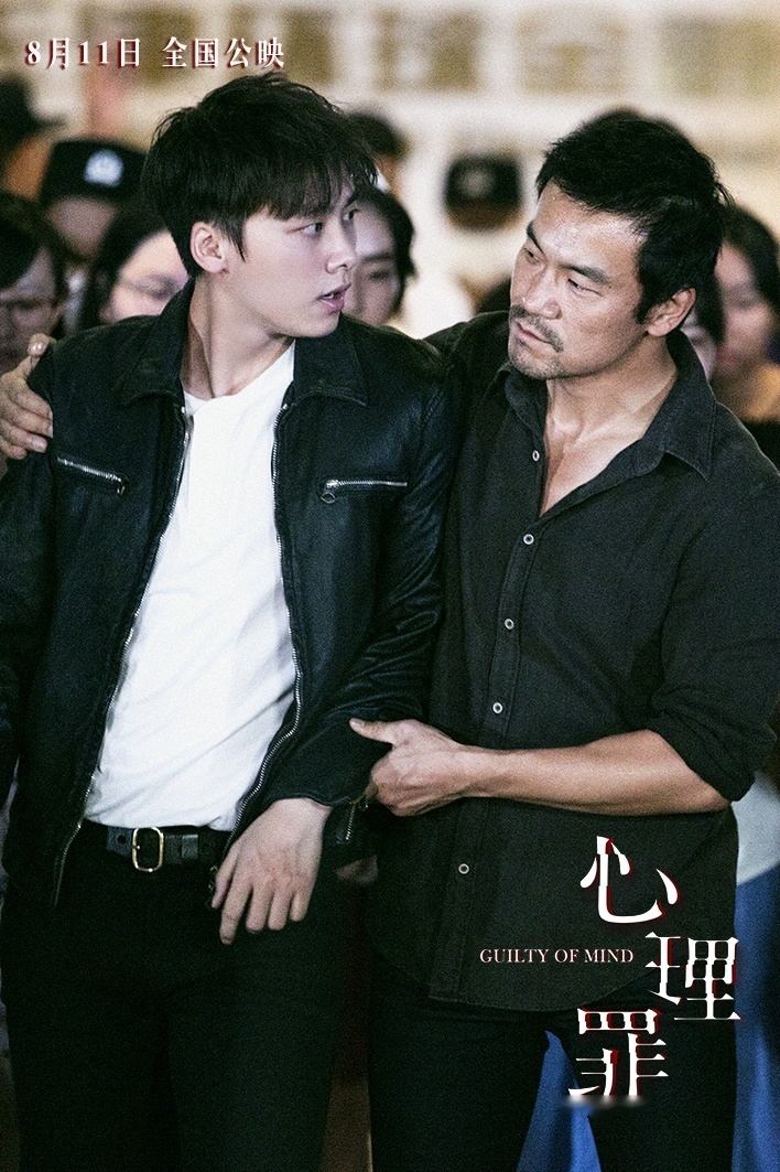 天才实习生方木与警队资深"老司机"邰伟从剑拔弩张,互相鄙视,到互诉