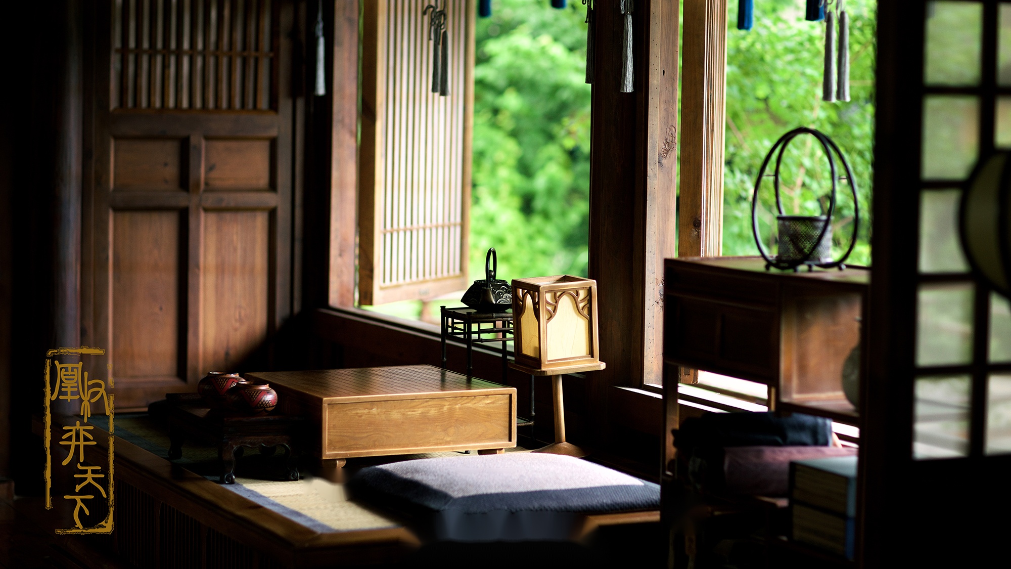 修竹丛丛,静室深深,案前灯长明,笔尖寄浮生.