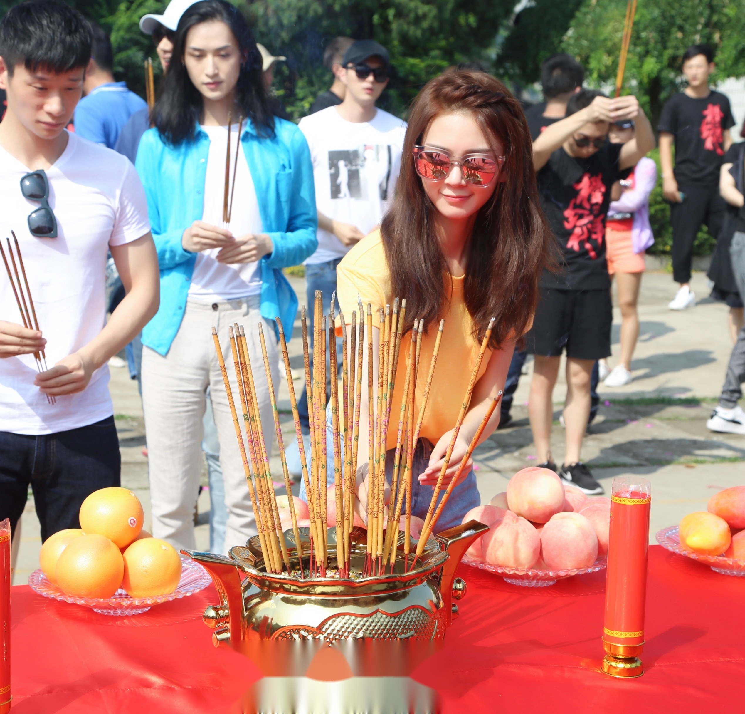 小丸子陈瑶进组啦～小糖人遥祝开机大吉,收视长虹喔