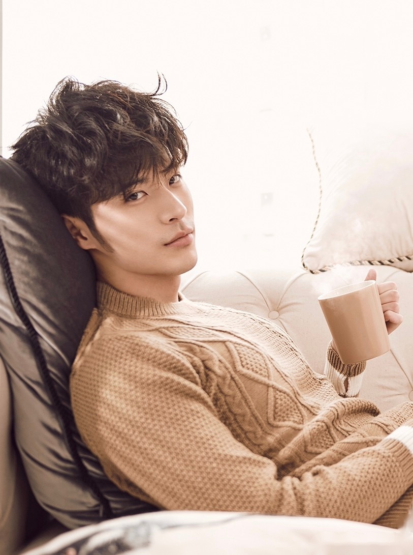 徐开骋最新写真曝光 新戏《无法拥抱的你》火热拍摄中,徐开骋演绎的