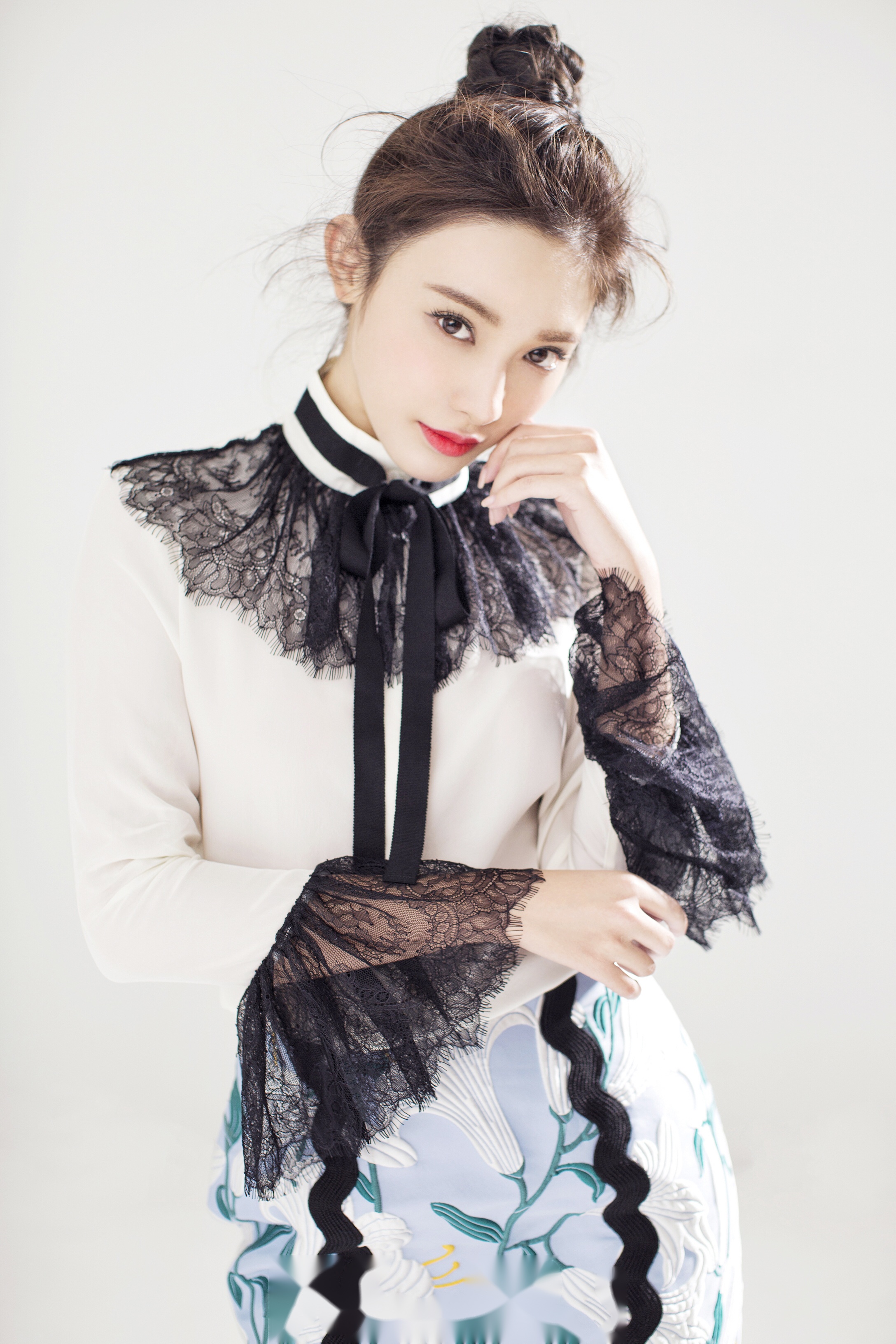 《电视剧东宫》今日正式官宣,彭小苒陈星旭上演终极虐恋.