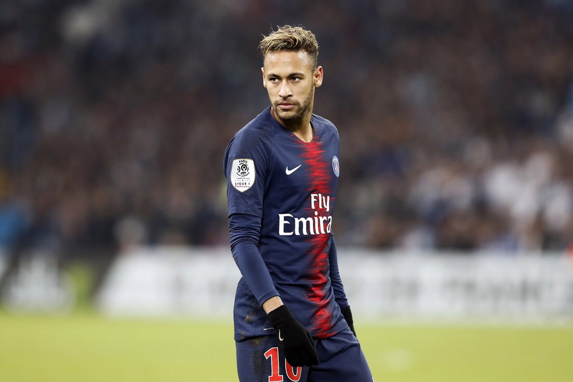 whoscored统计了本赛季到现在五大联赛球员的评价评分,梅西出场14次