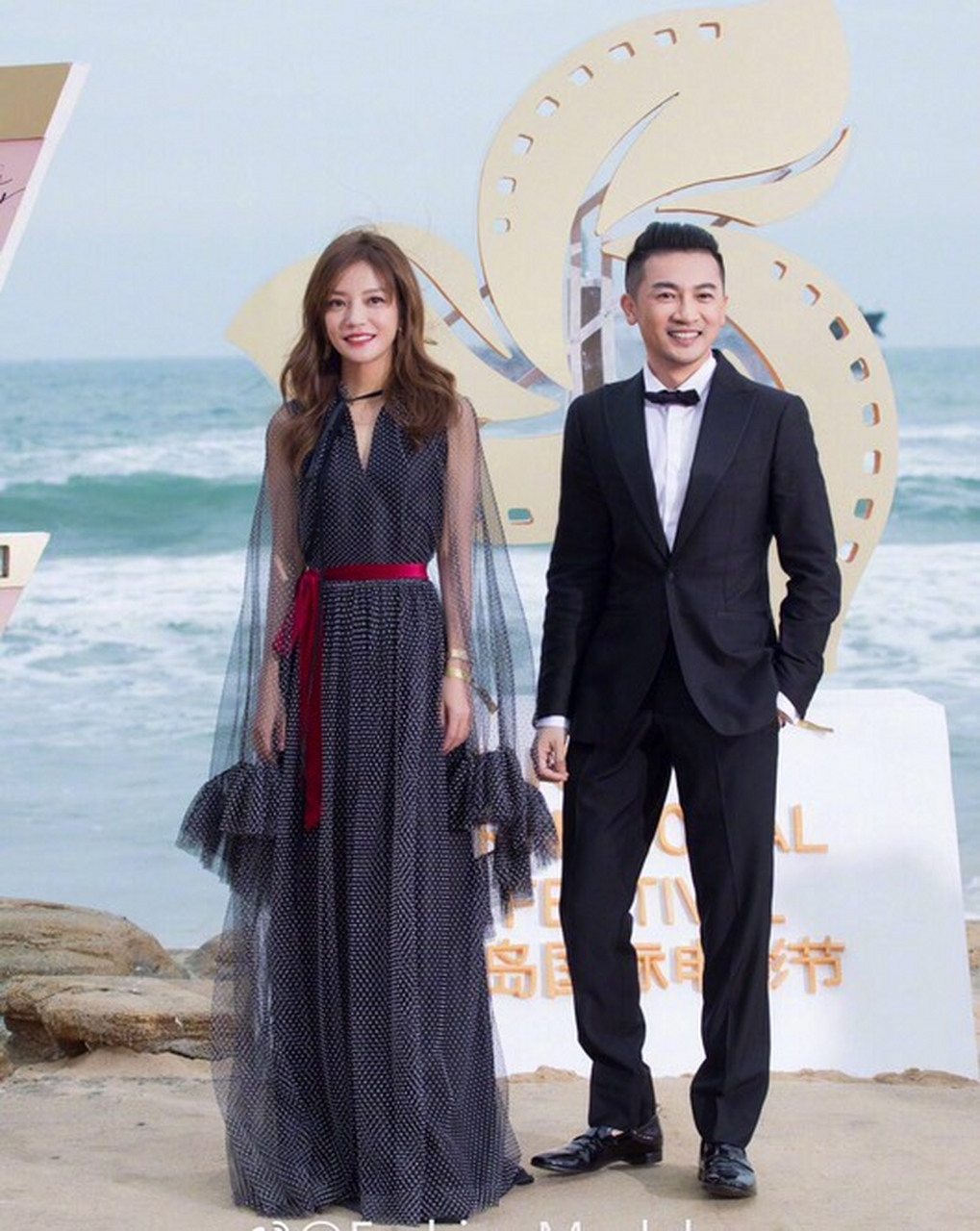 赵薇和苏有朋携手亮相海南岛国际电影节闭幕式,唤起人们对小燕子与五