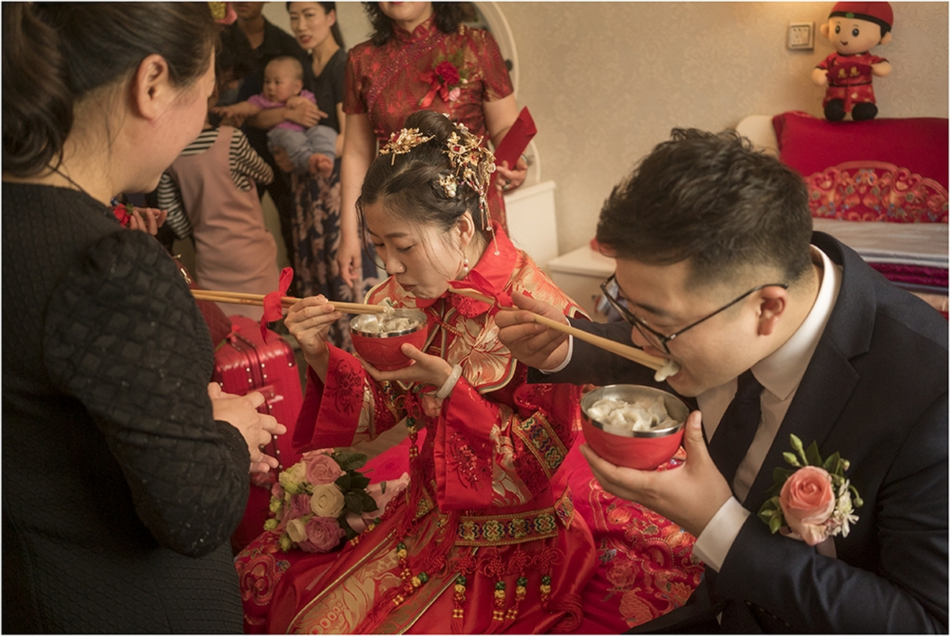 河南获嘉农村婚礼风俗:入洞房,端脸盆,吃饺子,压箱子!