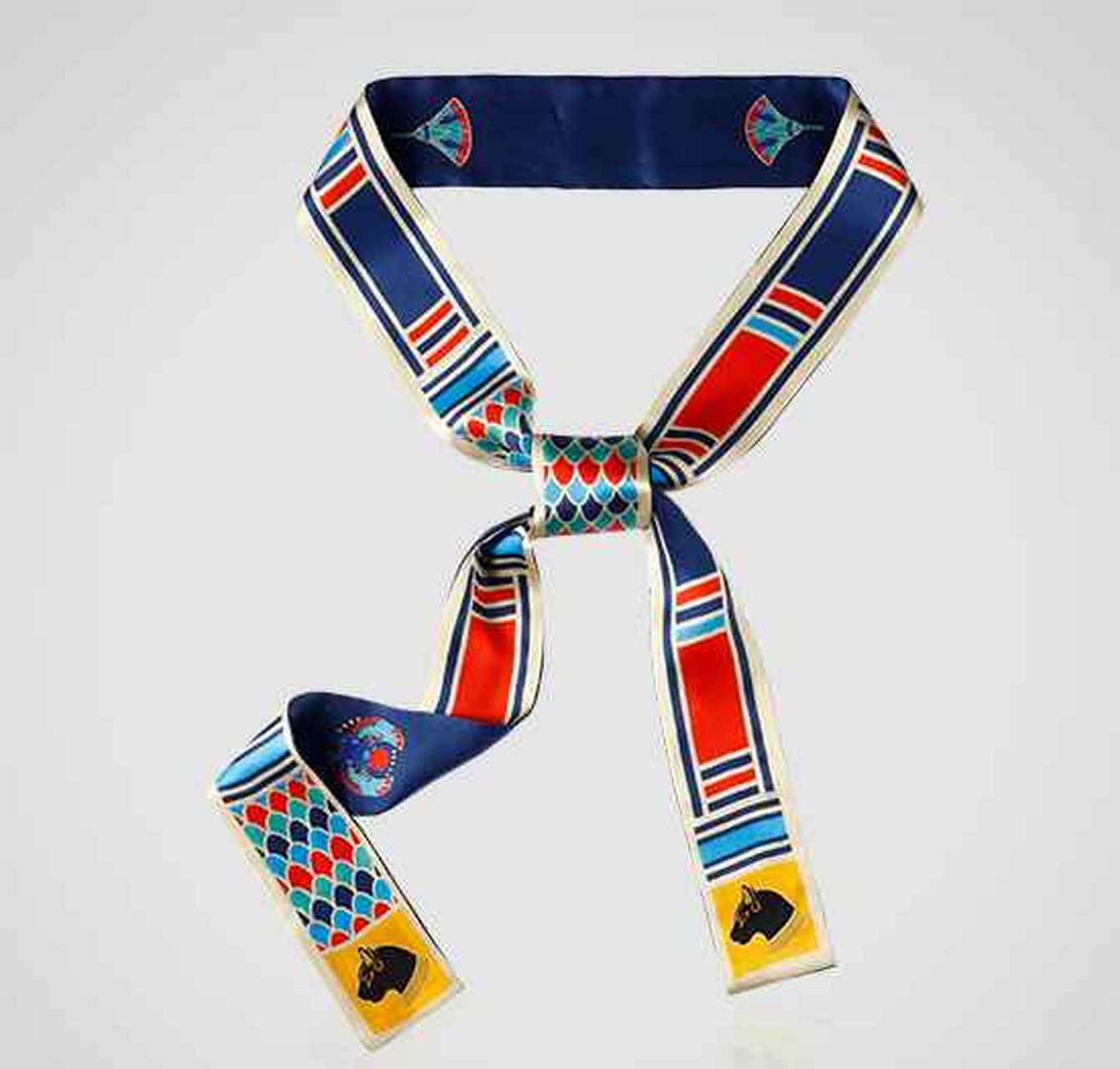 盖尔安德森猫"元素,撞色设计,看似简单的设计,大方且不失优雅,将古