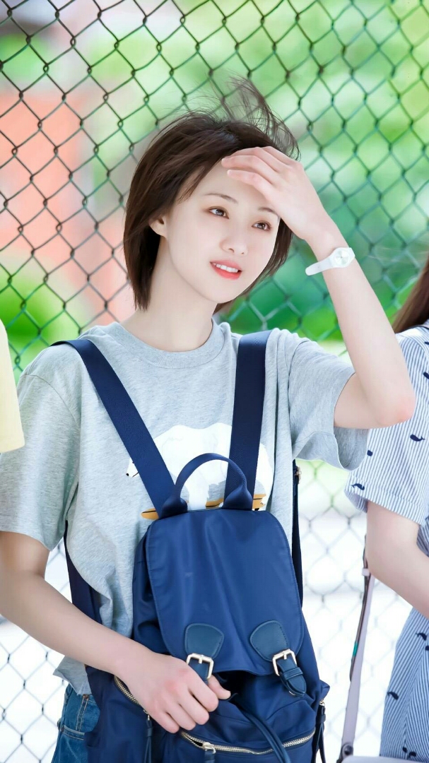 郑爽直言自己已胖十斤,深夜连发长文吐槽压力大.