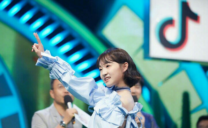 李子璇在天天向上的表现简直无敌反差萌巨可爱啊!