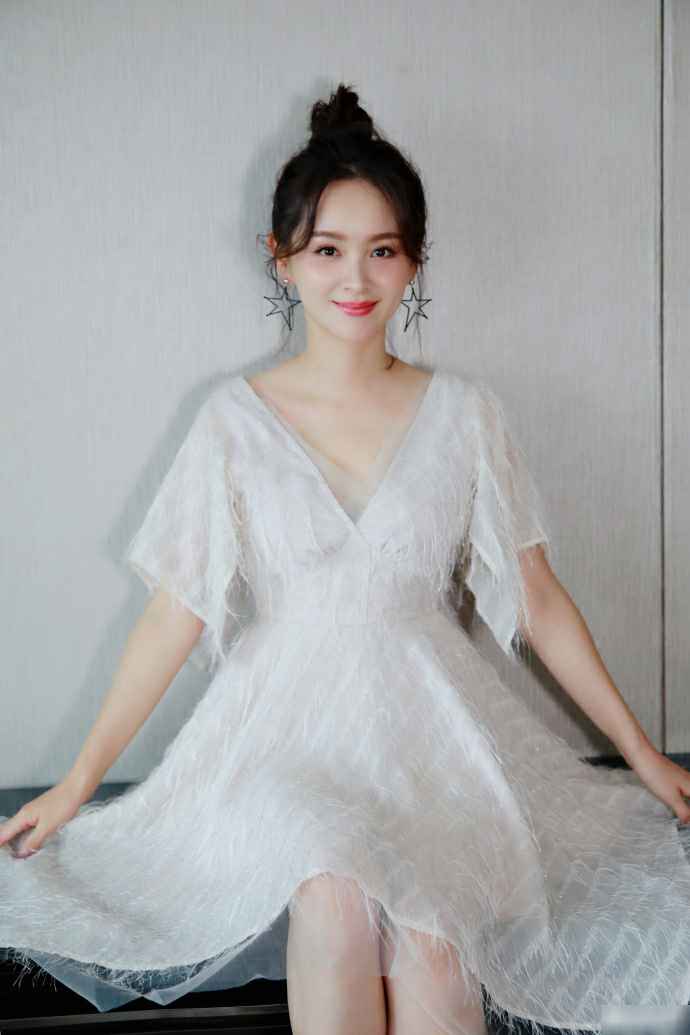 【邓莎被误会当小偷】大麟子的妈妈邓莎在商场购物,因付款之后未留意