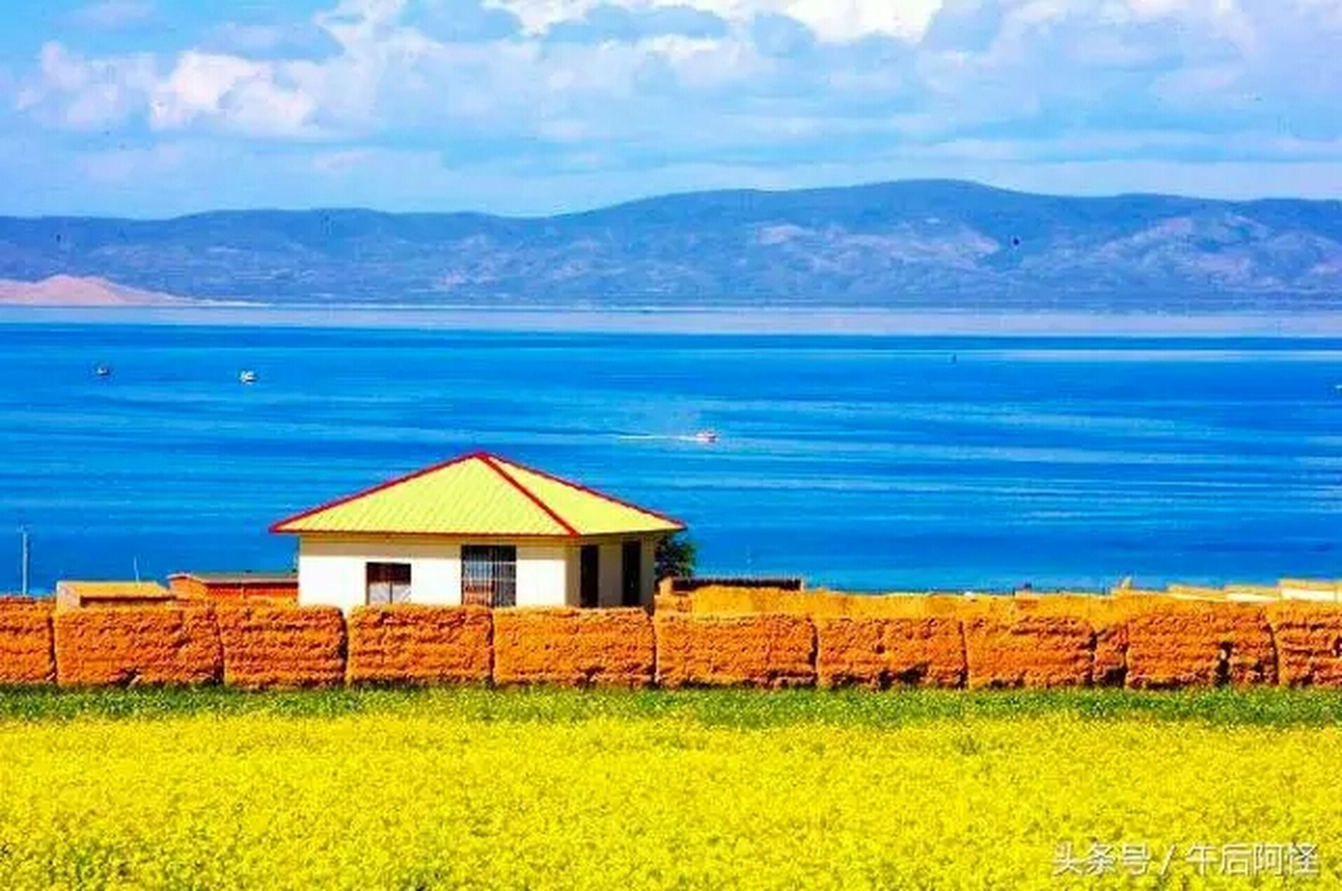 茶卡盐湖也叫茶卡或达布逊淖尔,位于青海省海西蒙古族藏族自治州乌兰